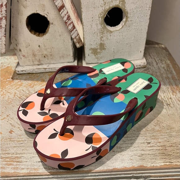 Kate Spade Rio Platform Flip Flop Fruit Pattern Sandals Size 7 - Picture 1 of 9